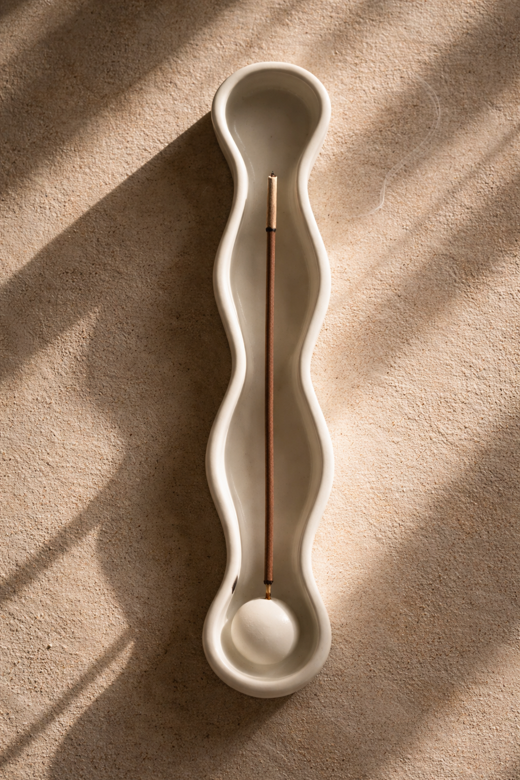 Suporte de Incenso em Cimento Branco | Ondas